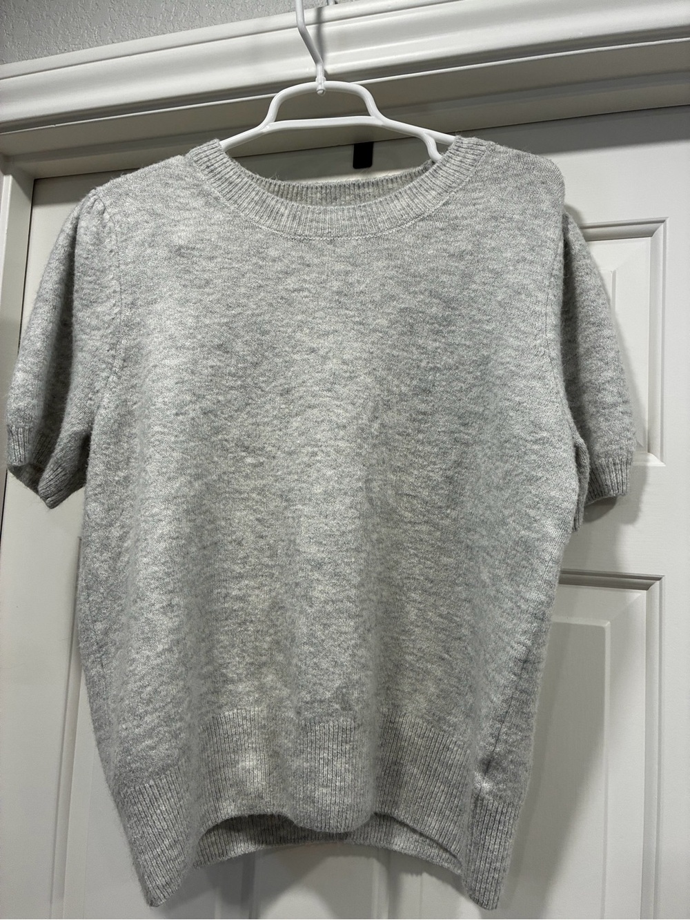 CeCe Light Gray Crewneck Short-Sleeve Sweater